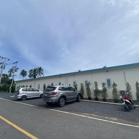 Le Petit Saint Tropez Hotel Khanom Exterior photo