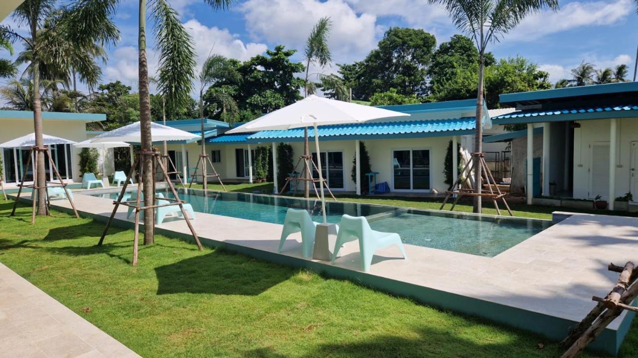 Le Petit Saint Tropez Hotel Khanom Exterior photo