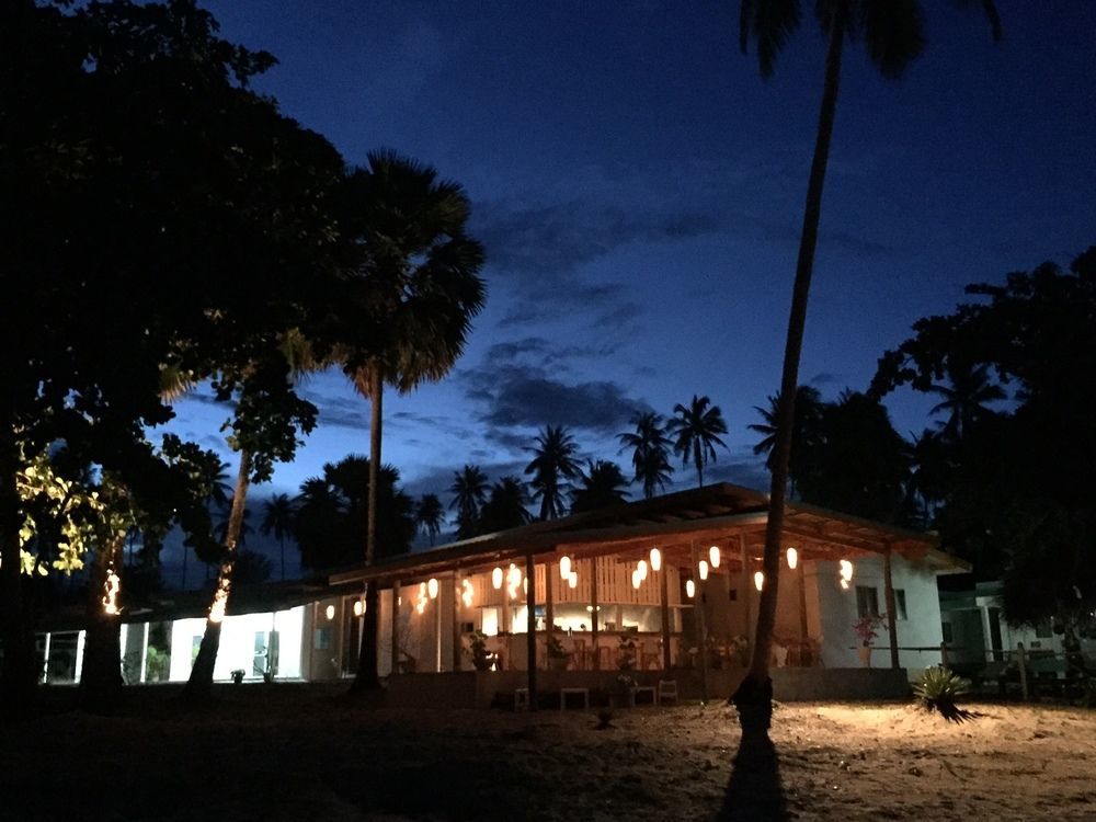 Le Petit Saint Tropez Hotel Khanom Exterior photo