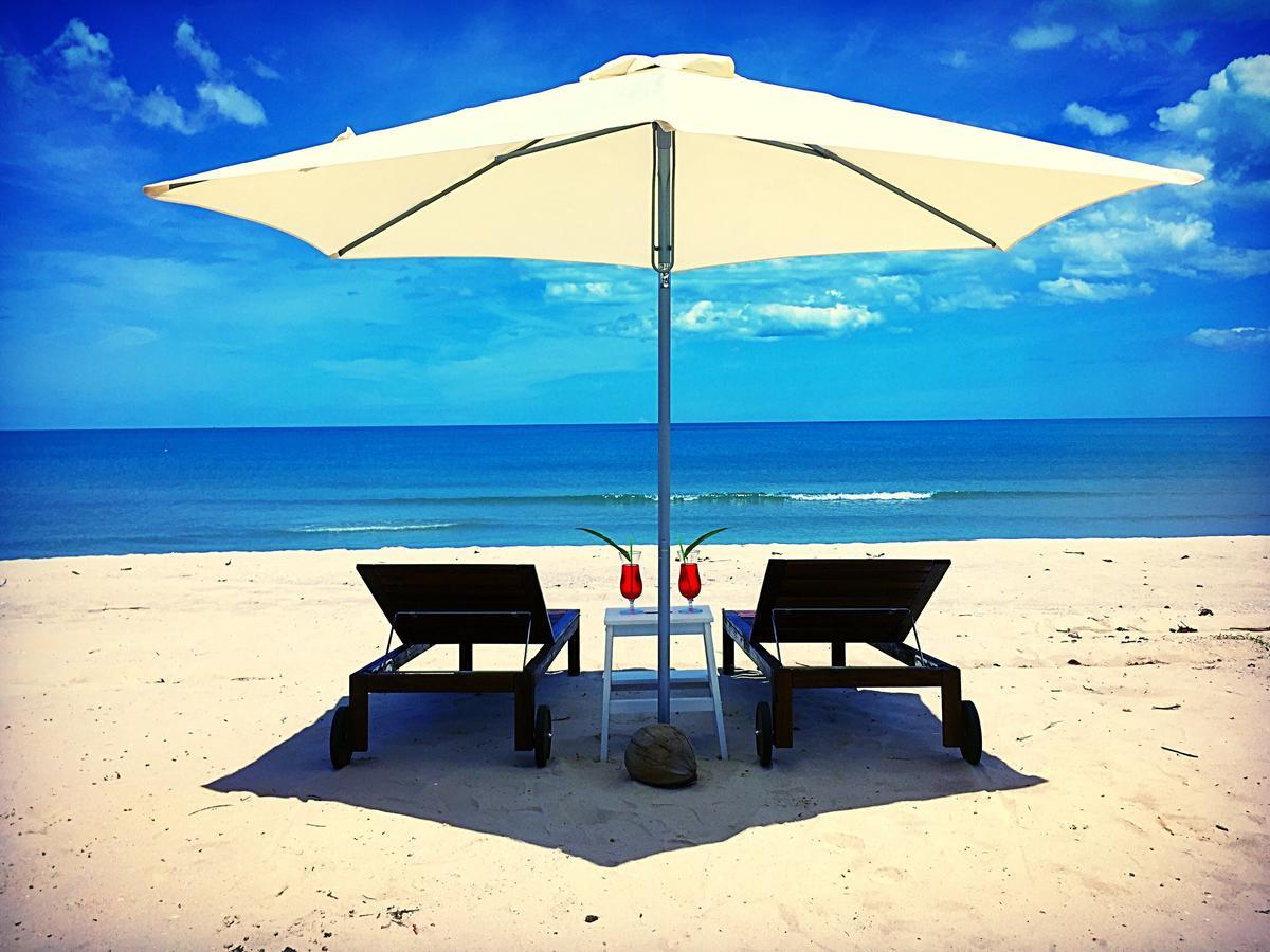Le Petit Saint Tropez Hotel Khanom Exterior photo